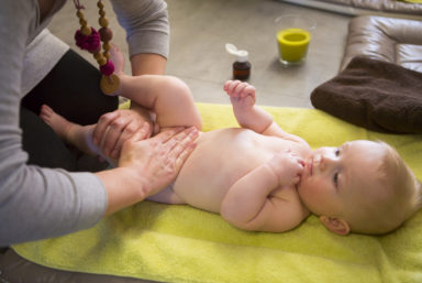 Formation professionnelle sur le toucher-massage des bébés
