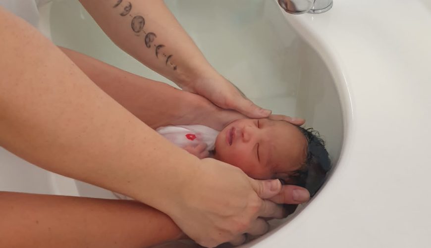 Formation sur le bain enveloppé et les besoins affectifs du nouveau-né en Centre Hospitalier